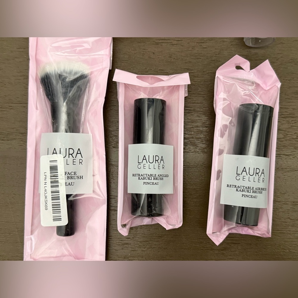 Lot Of 6‼️Laura Geller Makeup Lot, 3 Makeup Brushes, Foundation, Primer, Etc. - Picture 2 of 9